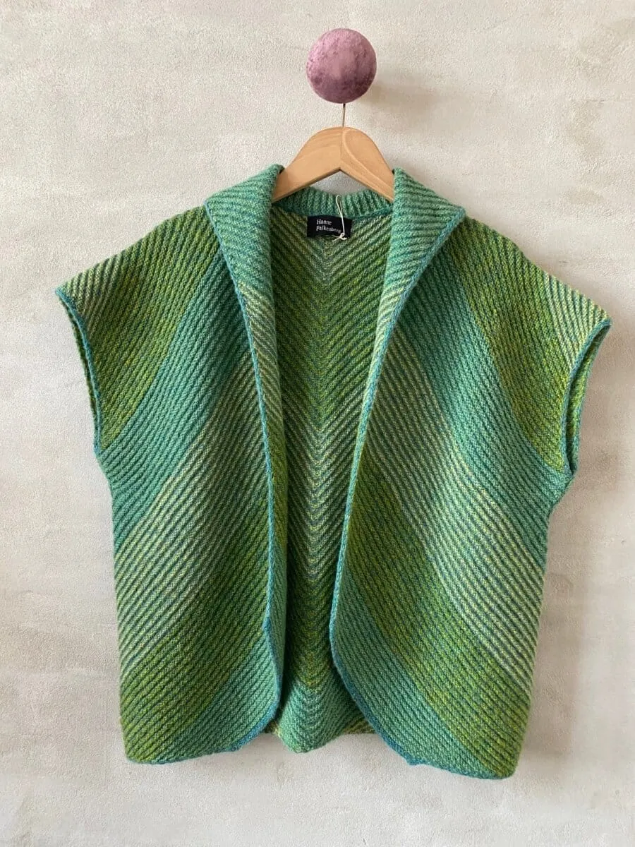 Duet vest by Hanne Falkenberg, No 20 knitting kit