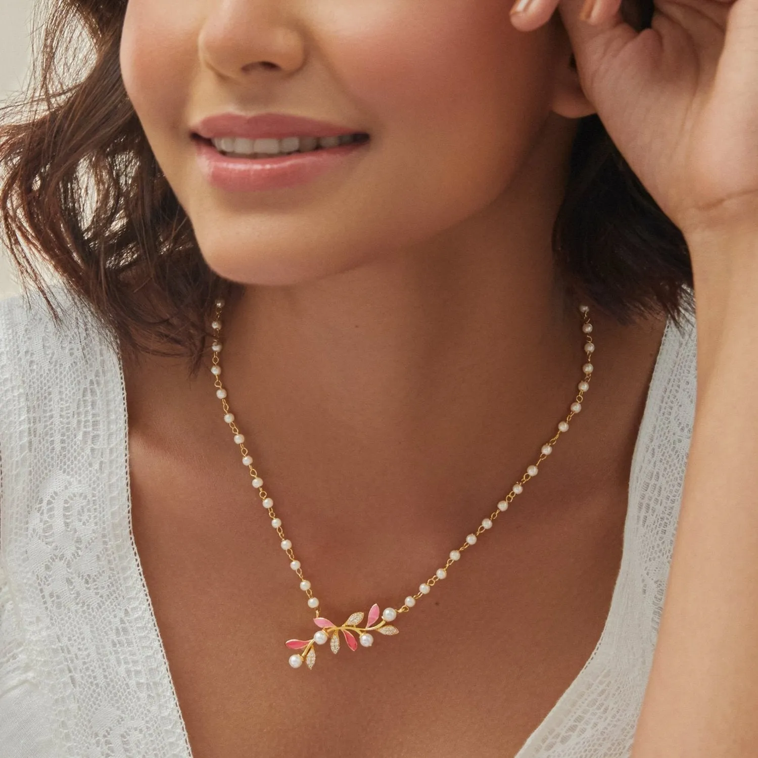 Eriha Pearl Single Layer Pink Leaf Necklace