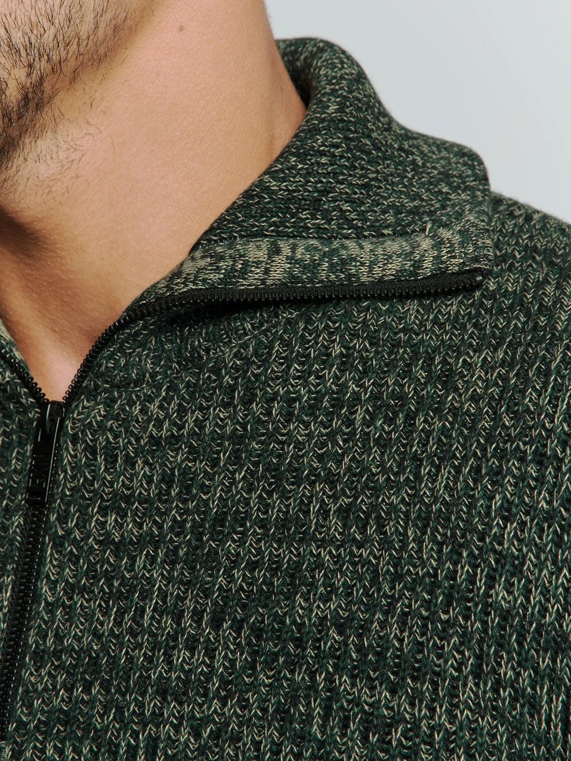 Half-Zip Sweater with High Collar in Three-Tone Ribbed Design: Modern Elegance and Comfort | Dark Green