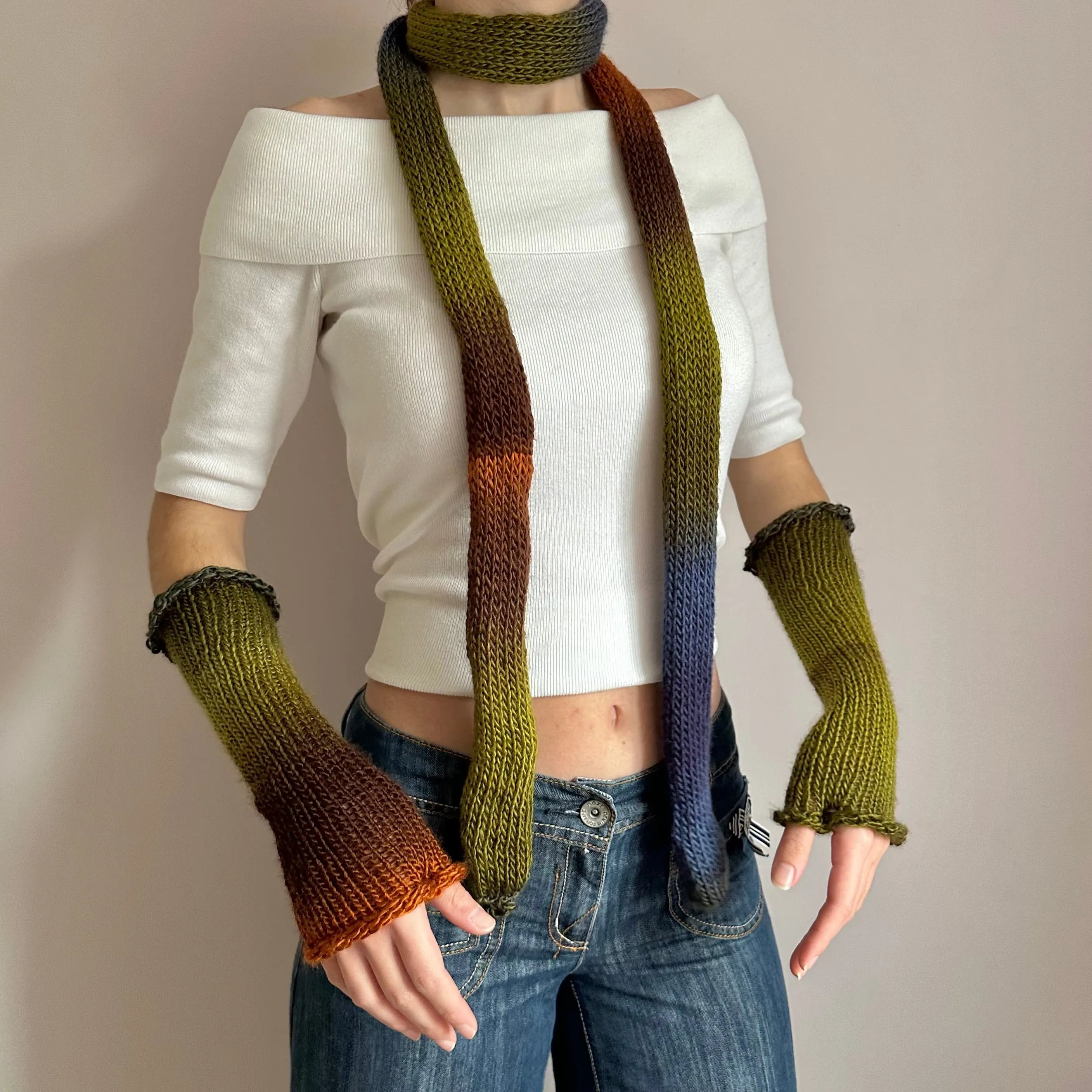 Handmade knitted ombré skinny scarf - Aspen colourway