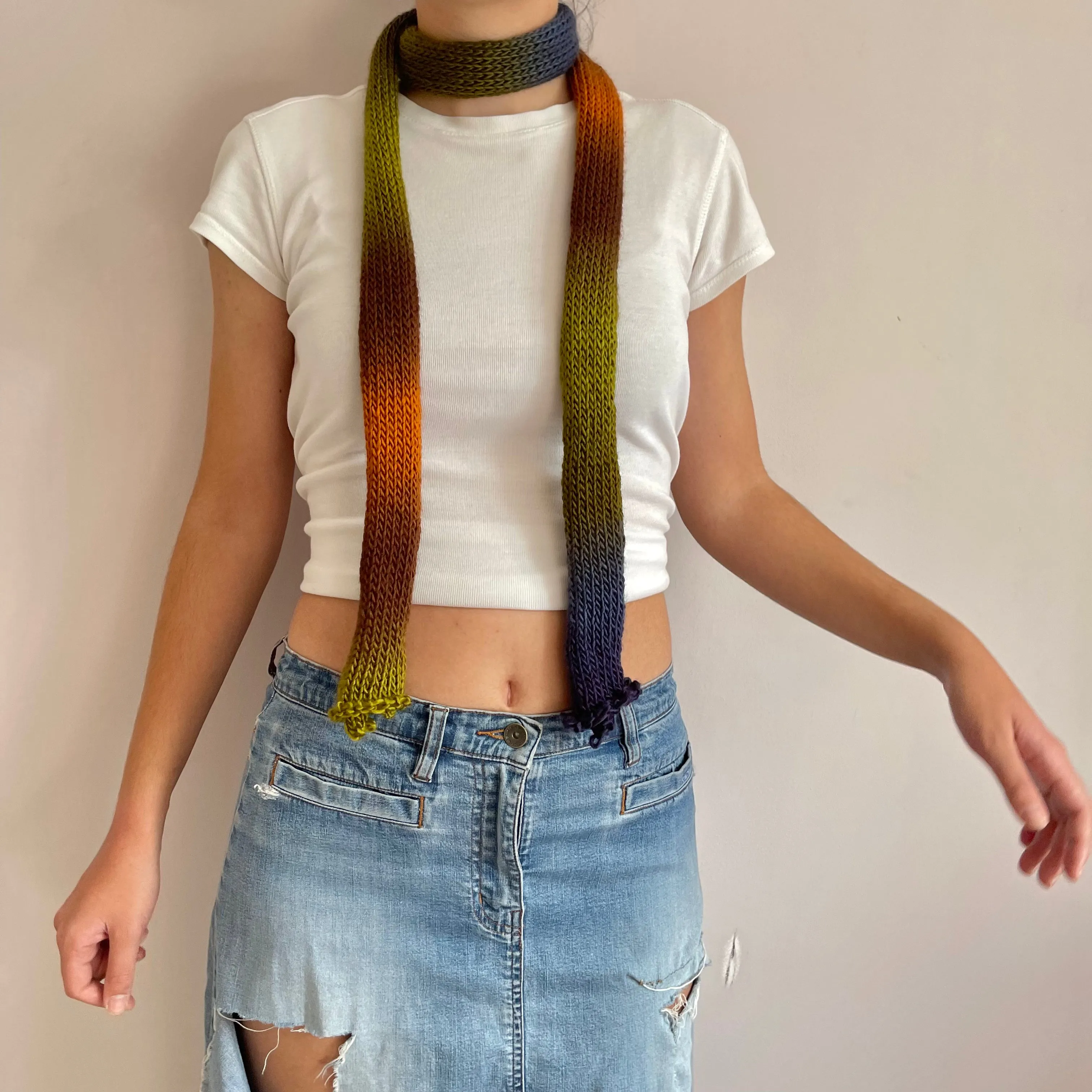 Handmade knitted ombré skinny scarf - Aspen colourway