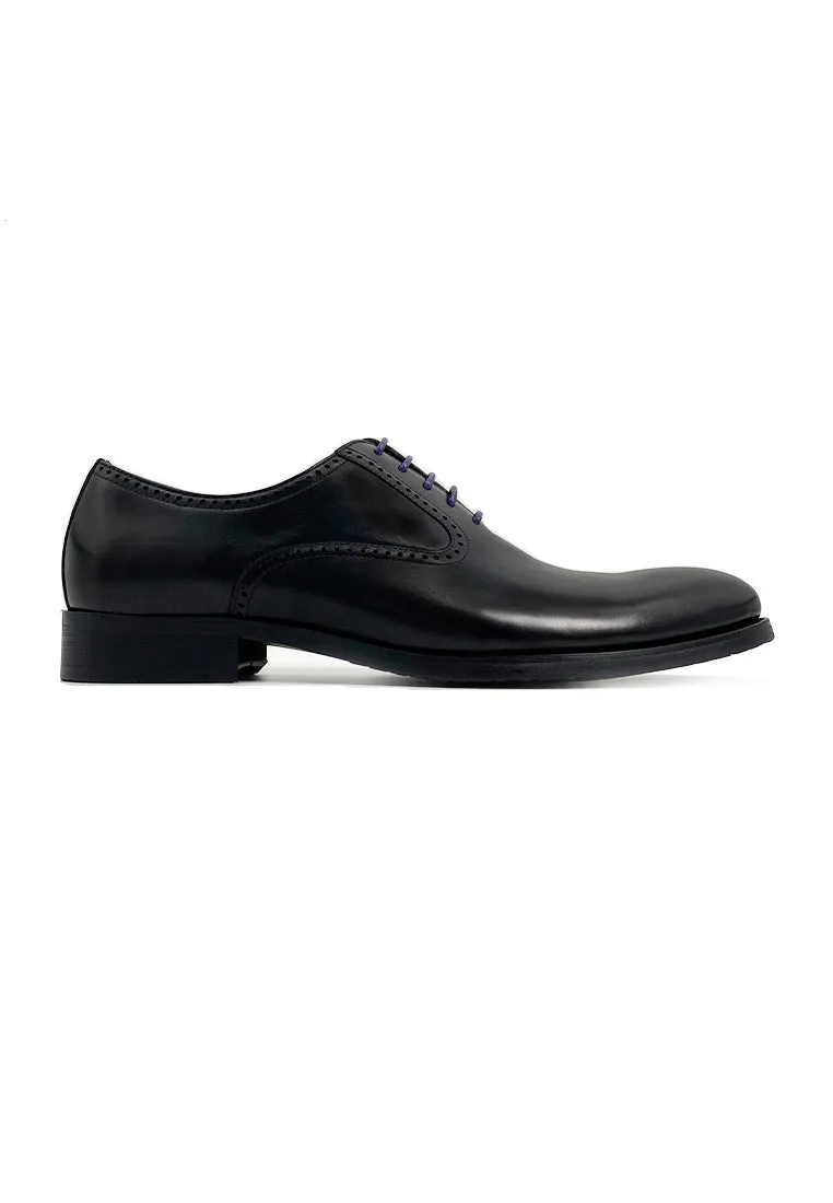 Minimalist Workaday Lace-up Oxford