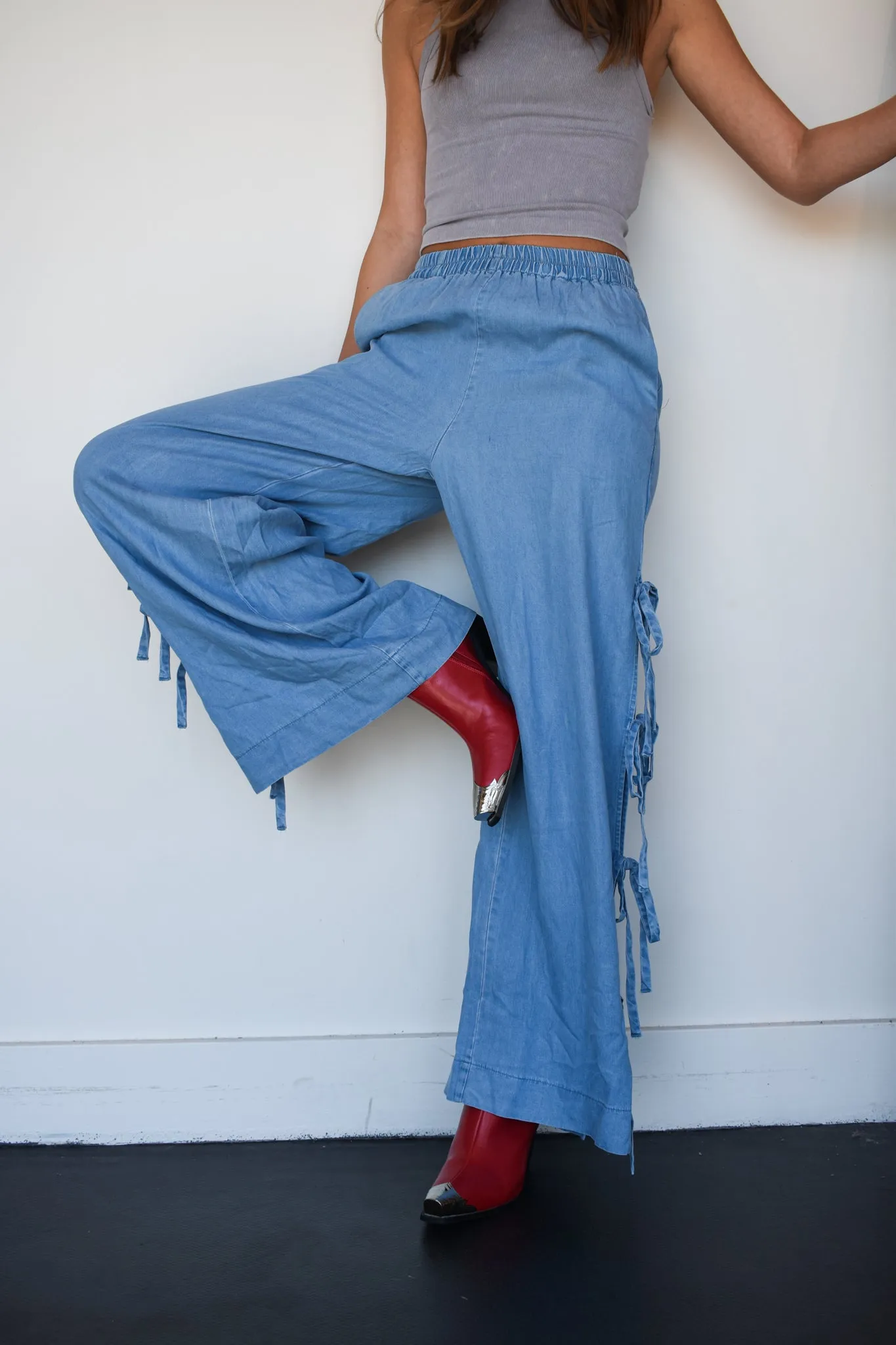 Peek-A-Boo Bow Linen Pants