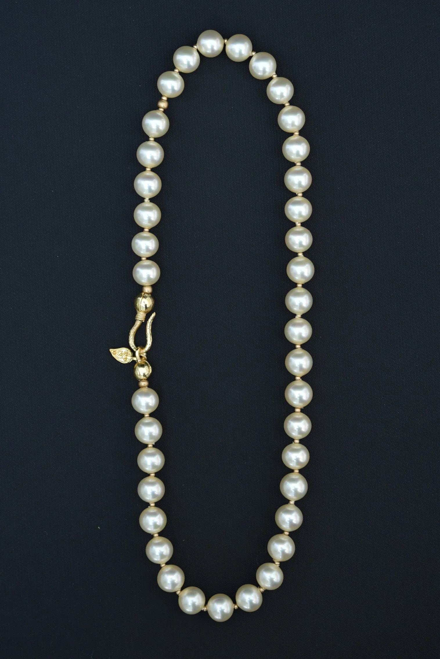 round glass pearl necklace