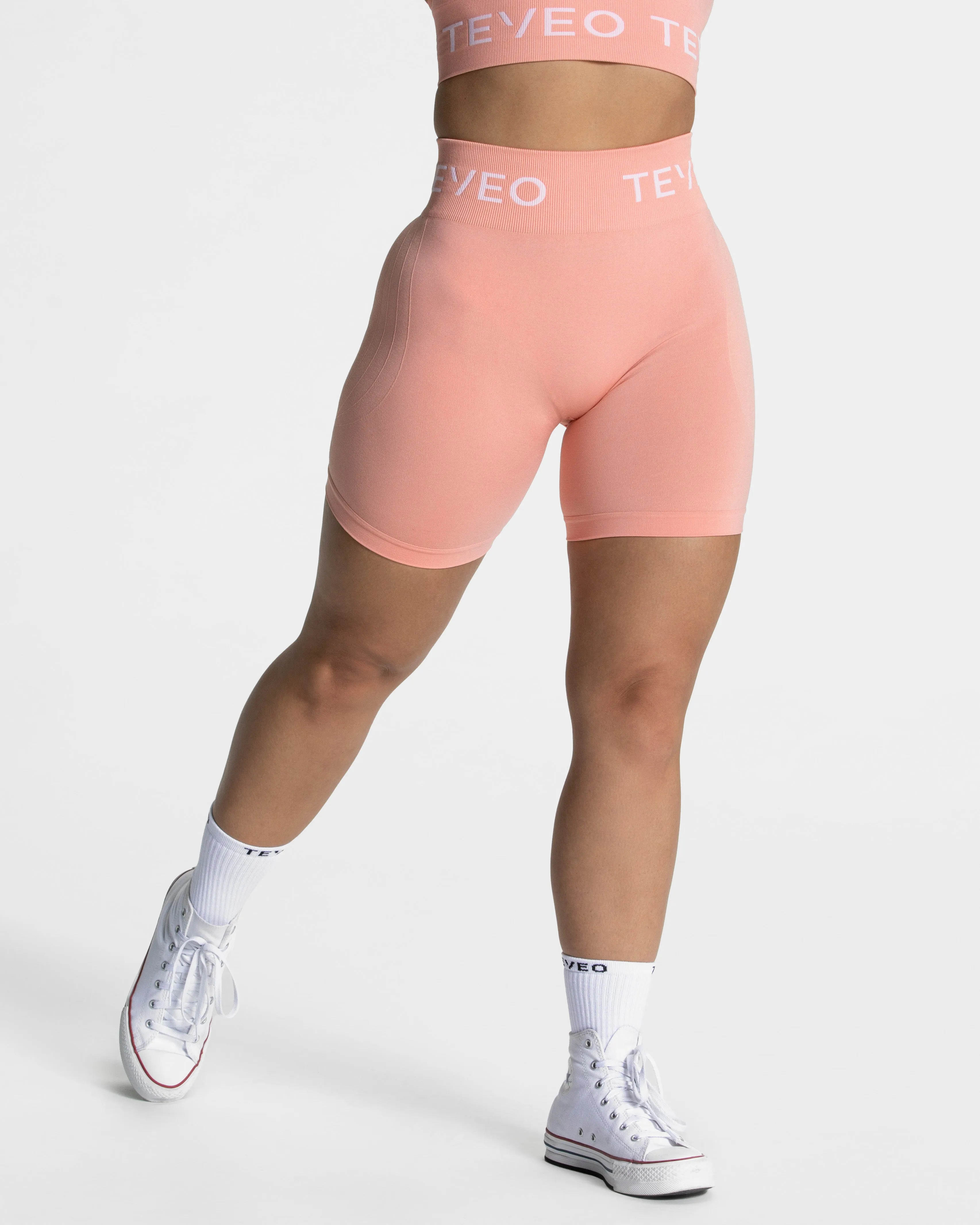 Signature Scrunch Short "Peach"