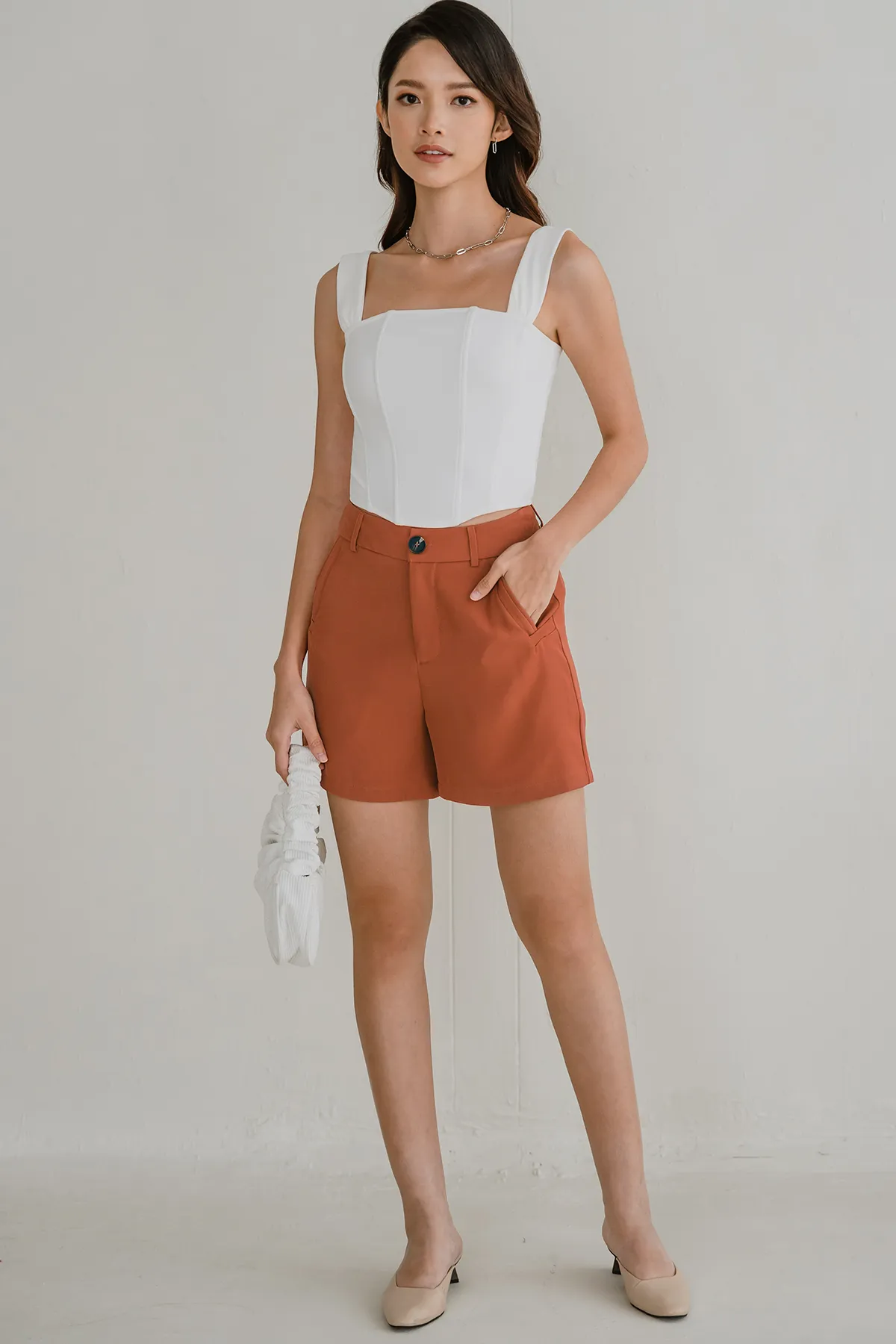 Siobhan Straight Cut Shorts (Rust)