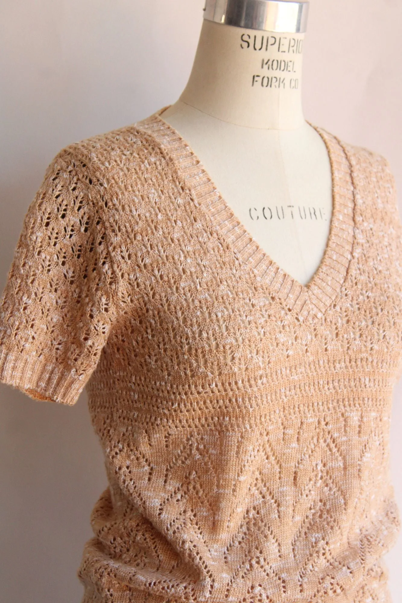 Vintage 1980s 1990s Pointellle Knit Tan Pullover Sweater